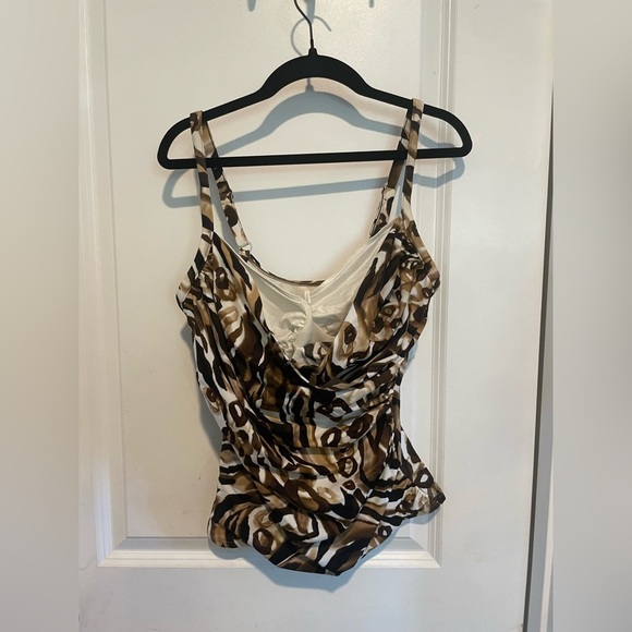Miraclesuit Women’s Animal Print Underwire Swim Top Swimsuit Size 12 - Picture 1 of 7